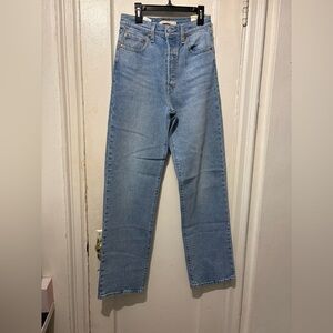 Levi's Light Wash Women Straight Jeans